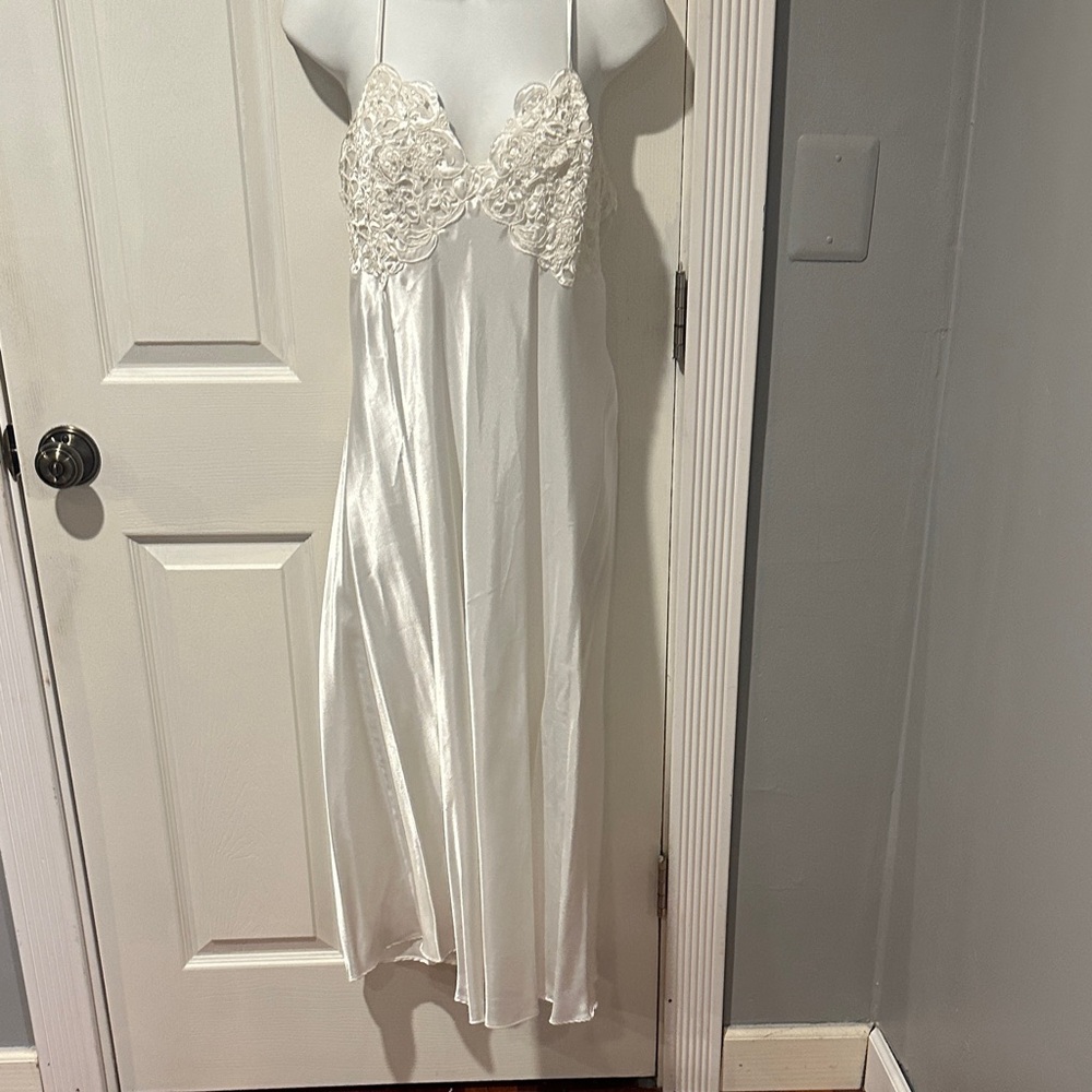 Luxurious Ivory Lace Satin Chemise